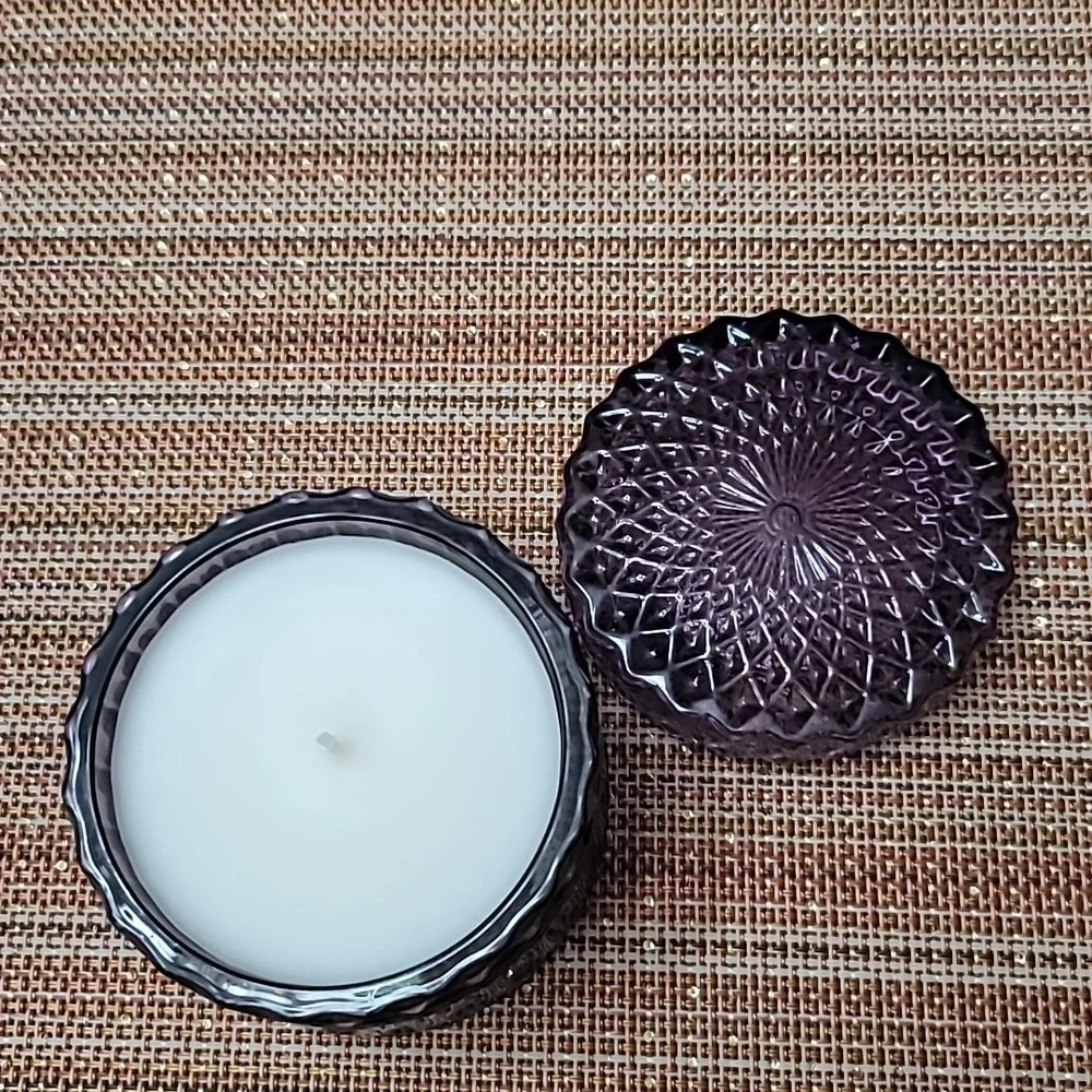COPY - Leoben Co, Violet & Santal, 6oz soy candle, NWT - Picture 2 of 5
